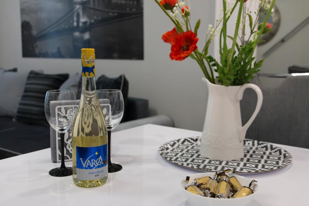 Sweet Dreams In The Heart Of The City Apartment Будапеща Стая снимка